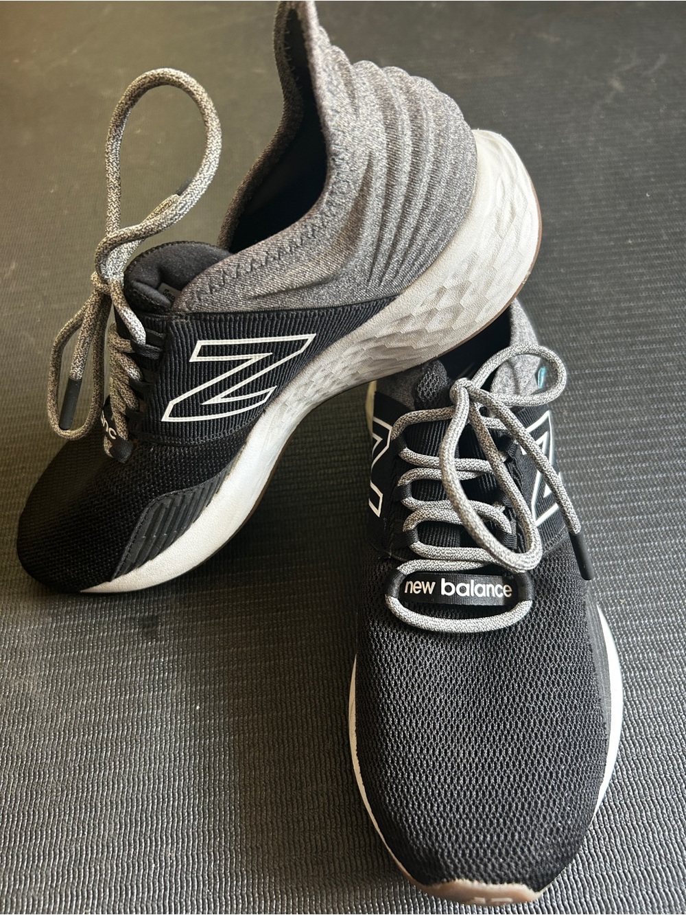 New Balance Fresh Foam Roav Women’s 8 Black Gray white Running Shoes